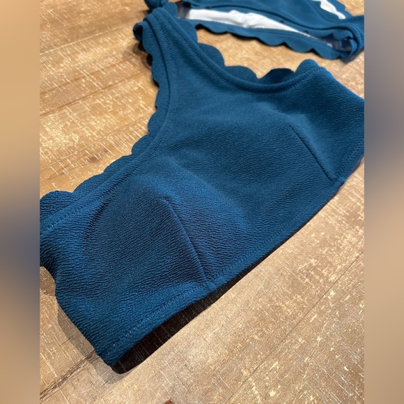 CUPSHE Solid Teal One Shoulder Scalloped Bikini Set - Picture 7 of 7